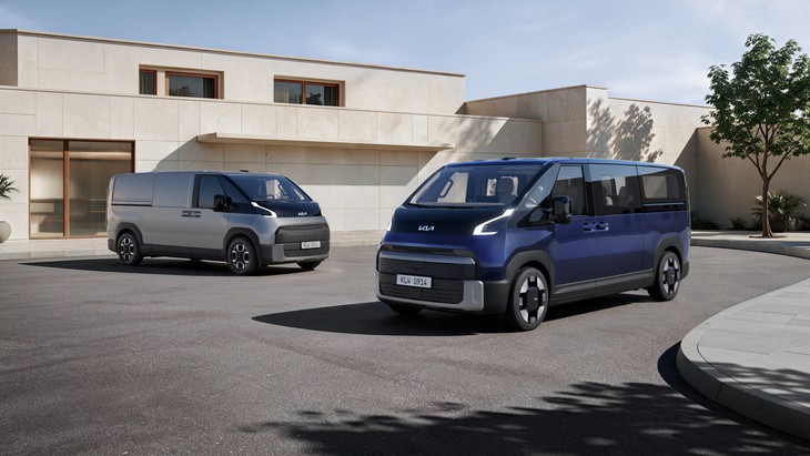 Lộ Ford Transit lạ ở Việt Nam: Đầu như Rolls-Royce, ghế thương gia cao cấp - Ảnh 2.