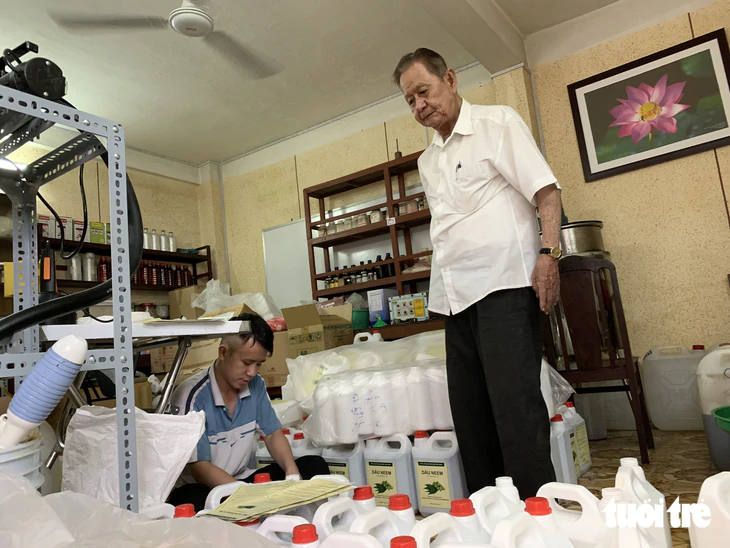 GS.TS Trần Kim Qui, Giám đốc đầu tiên của Trung tâm Nghiên cứu Hóa học ứng dụng, qua đời - Ảnh 2.