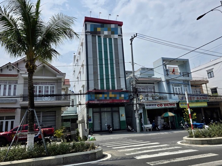 Chuông báo động giúp công an truy bắt nhanh nhóm người nước ngoài thực hiện hành vi trộm cướp tại tiệm vàng - Ảnh 2.
