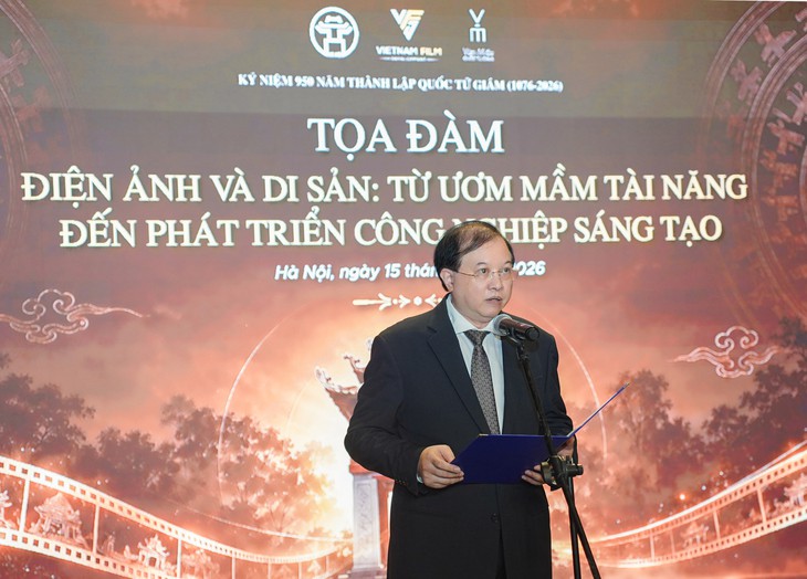 Hàng trăm người cùng hàng tấn thiết bị vào quay phim ở Văn Miếu - Quốc Tử Giám được không? - Ảnh 1.