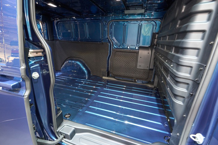 Xe điện mới cạnh tranh Ford Transit:  - Ảnh 7.