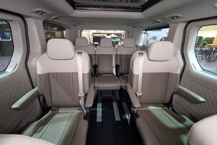 Xe điện mới cạnh tranh Ford Transit:  - Ảnh 16.