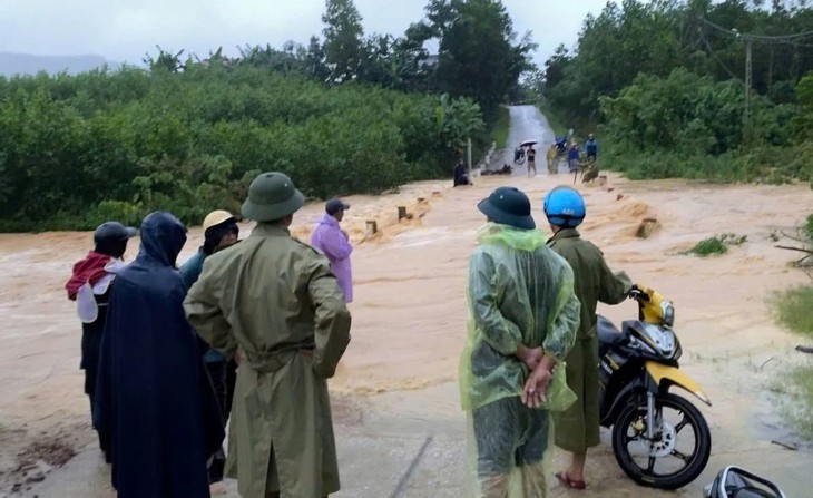 Thanh Hóa: Mưa lớn gây ngập lụt nhiều nơi, đã có nhà dân bị sập đổ - Ảnh 1.