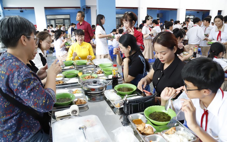 Bất ngờ với 3 cách ăn bán trú của trẻ mầm non ở TP.HCM - Ảnh 5.