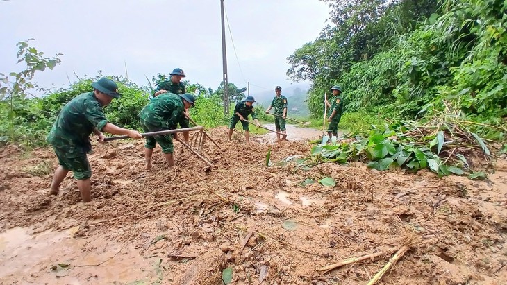 Quảng Trị khẩn trương khắc phục hậu quả mưa lũ - Ảnh 2.