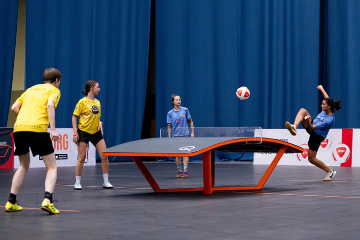 Teqball ra mắt Asiad 2026: Sân khấu của những đôi chân điêu luyện - Ảnh 1.