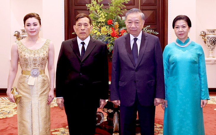 Nhà vua Thái Lan và Hoàng hậu lễ Phật tại chùa Quán Sứ - Ảnh 10.