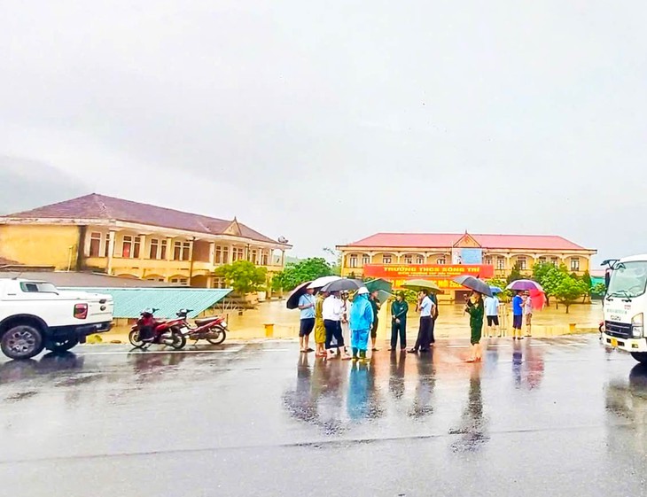 Hơn 300 học sinh nghỉ học do điểm trường bị ngập lụt - Ảnh 1.