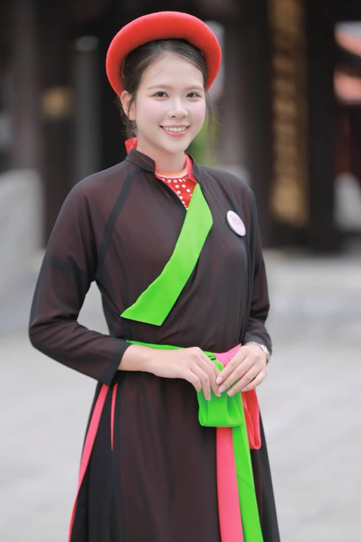 53 người đẹp Hoa hậu Việt Nam 2026 học hát quan họ, têm trầu cánh phượng - Ảnh 10.