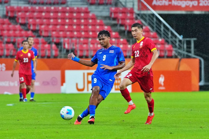 Thua trước 2 bàn, U23 Thái Lan vẫn lội ngược dòng đầy khó tin ở Asiad 20 - Ảnh 1.