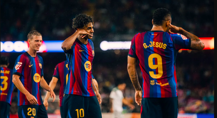 Barca thể hiện phong độ khủng khiếp, dập tắt hy vọng của Real Madrid - Ảnh 1.