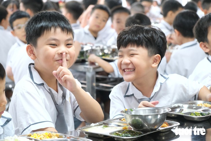 Trường tiểu học công lập 194 tỉ gây sốt với bếp ăn sáng choang, phòng nghỉ bán trú 'xịn sò' - Ảnh 22.
