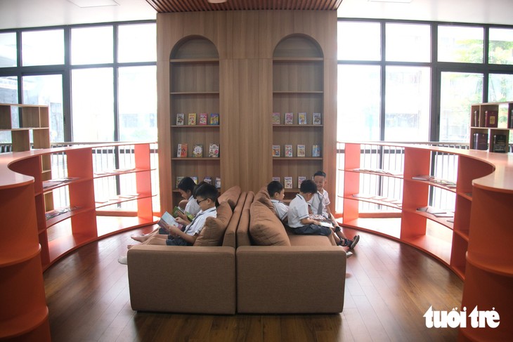 Trường tiểu học công lập 194 tỉ gây sốt với bếp ăn sáng choang, phòng nghỉ bán trú 'xịn sò' - Ảnh 31.
