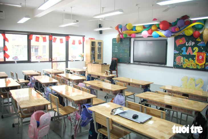 Trường tiểu học công lập 194 tỉ gây sốt với bếp ăn sáng choang, phòng nghỉ bán trú 'xịn sò' - Ảnh 6.