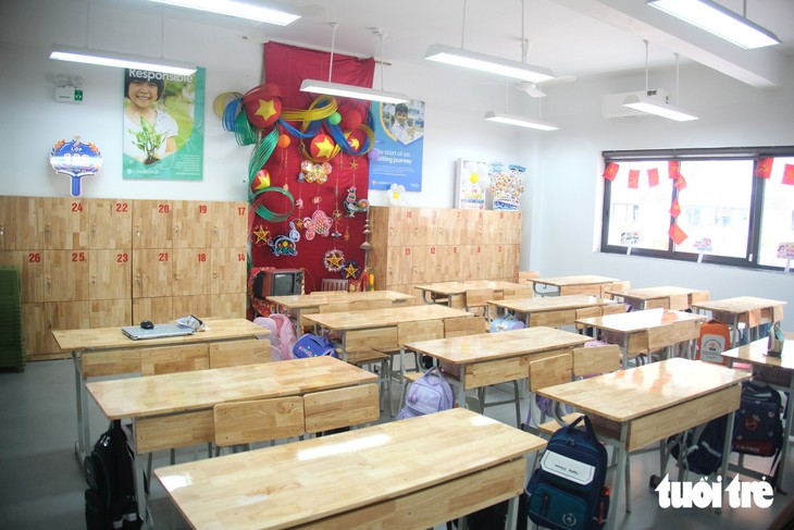 Trường tiểu học công lập 194 tỉ gây sốt với bếp ăn sáng choang, phòng nghỉ bán trú 'xịn sò' - Ảnh 7.