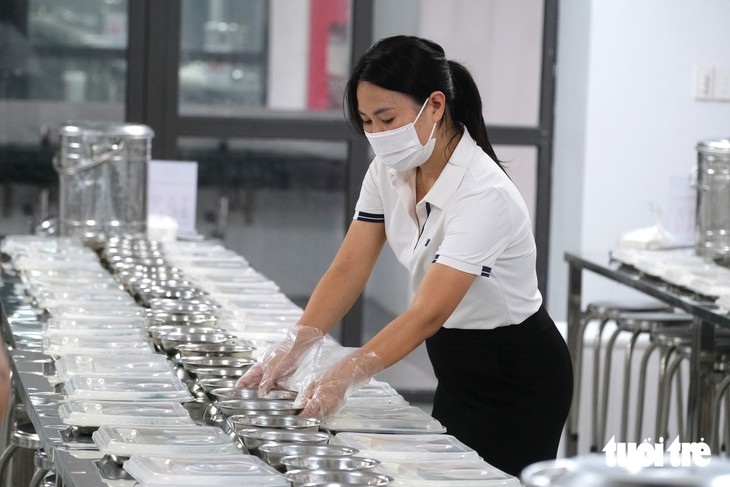 Trường tiểu học công lập 194 tỉ gây sốt với bếp ăn sáng choang, phòng nghỉ bán trú 'xịn sò' - Ảnh 18.