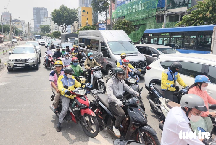 TP.HCM cấm ô tô một chiều đường Tân Kỳ Tân Quý để thi công metro số 2 từ hôm nay - Ảnh 6.