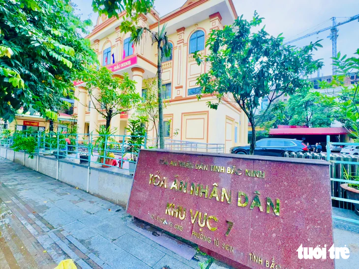 Vụ cha 86 tuổi kiện con trai đòi lại đất: Hội thẩm nhân dân nói 'cái mất lớn nhất là tình cảm cha con, ông cháu' - Ảnh 1.