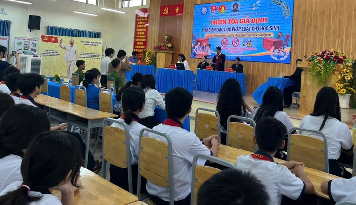 Phiên tòa giả định giúp thanh thiếu niên nhận diện ma túy và vi phạm pháp luật - Ảnh 1.