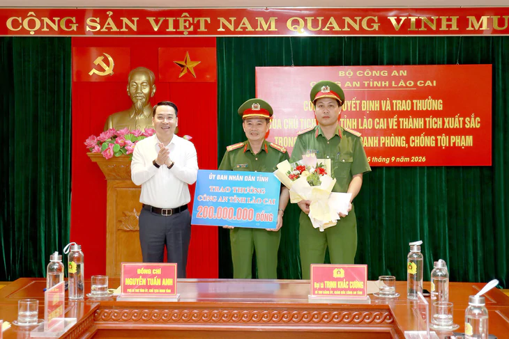 Công an sang Lào bắt gọn ổ nhóm lừa đảo qua mạng, chiếm đoạt 1.500 tỉ đồng của hàng ngàn người Việt - Ảnh 3.