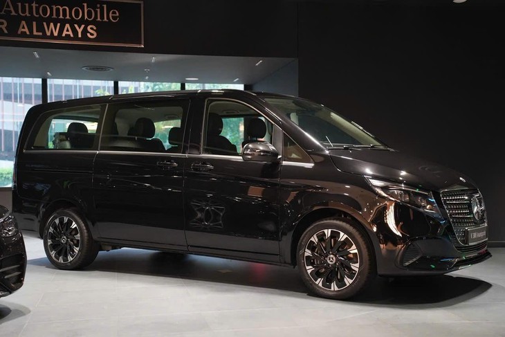 Tin tức giá xe: Mercedes-Benz V-Class giảm giá kỷ lục ở đại lý - Ảnh 2.