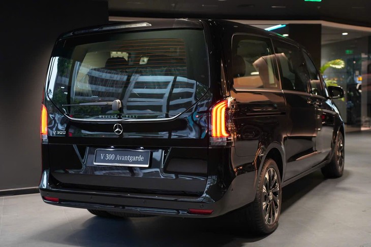 Tin tức giá xe: Mercedes-Benz V-Class giảm giá kỷ lục ở đại lý - Ảnh 3.