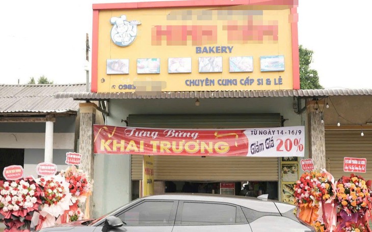 Khoảng 20 người nhập viện sau khi ăn bánh mì tại Lái Thiêu, TP.HCM - Ảnh 3.