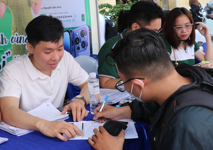 Vượt qua 'con dốc' mất việc có khó không? - Ảnh 2.