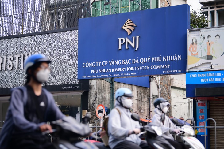 Hai quỹ Dragon Capital mua lại gần 750.000 cổ phiếu PNJ chỉ một tháng sau khi bán hết - Ảnh 1.