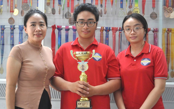 Kỳ thủ trẻ của Thái Lan gây bất ngờ tại ván 1 Olympiad cờ vua - Ảnh 2.