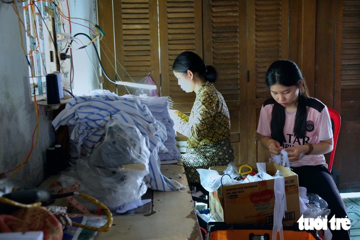 Bạn đọc giúp gần 80 triệu đồng cho tân SV 'xin hoãn học phí' và tân SV 'bán cà phê 10 tiếng' - Ảnh 2.