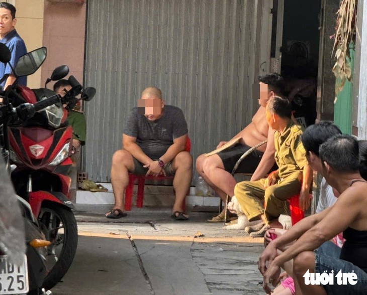 Cháy nhà lúc nửa đêm ở phường Chợ Lớn, 2 người tử vong, 5 người bị thương - Ảnh 1.