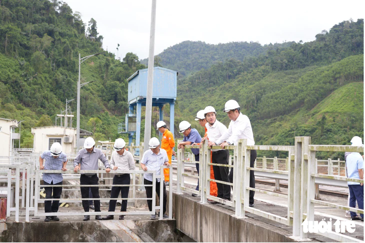 Kiểm tra an toàn đập, hồ chứa tại Thủy điện Sông Bung 4 - Ảnh 2.