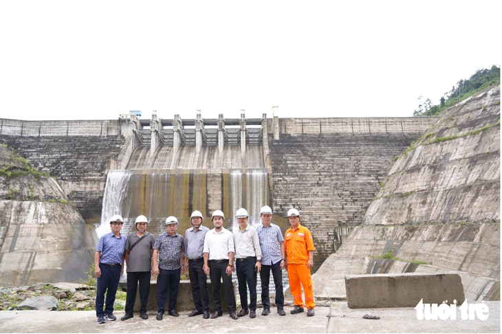 Kiểm tra an toàn đập, hồ chứa tại Thủy điện Sông Bung 4 - Ảnh 7.