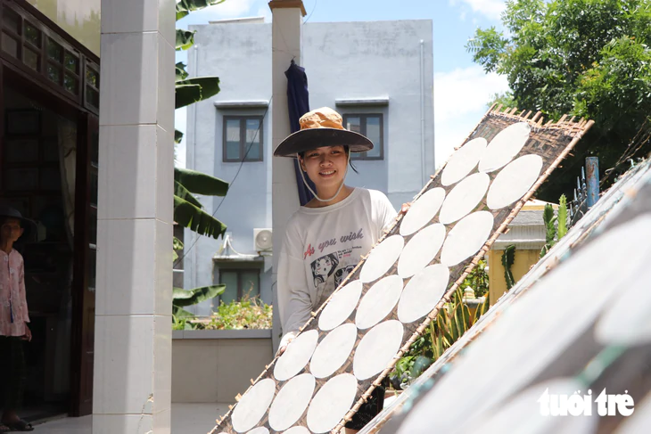 Bạn đọc giúp gần 80 triệu đồng cho tân SV 'xin hoãn học phí' và tân SV 'bán cà phê 10 tiếng' - Ảnh 3.