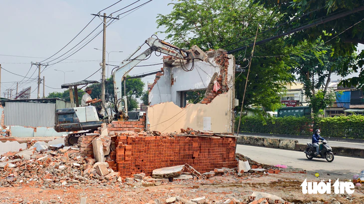 Xuân Thới Sơn tập trung hoàn thành giải phóng mặt bằng dự án nâng cấp quốc lộ 22 - Ảnh 4.