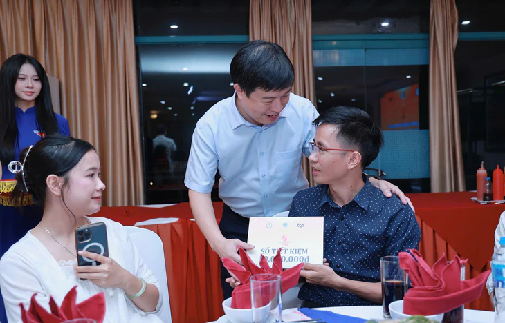 Thanh niên khuyết tật vượt nghịch cảnh, trở thành doanh nhân, vận động viên, nghệ sĩ... đóng góp nổi bật cho xã hội - Ảnh 1.