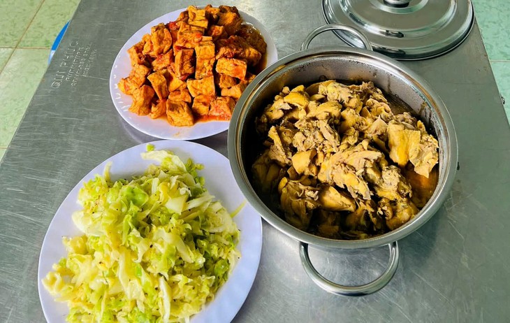 Hiệu trưởng gửi thư mời phụ huynh kiểm tra bữa ăn bán trú bất cứ lúc nào, không cần báo trước - Ảnh 1.