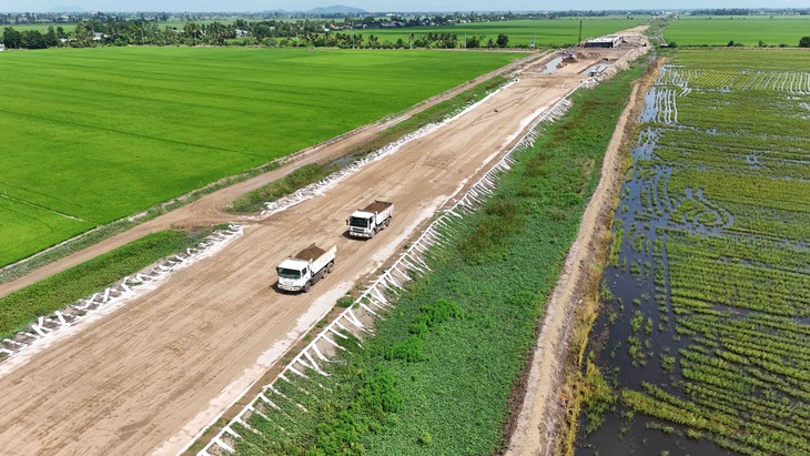 Thiếu hơn 2,5 triệu m³ đá thi công cao tốc Châu Đốc - Cần Thơ - Sóc Trăng - Ảnh 1.