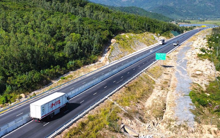 Tài xế chọn quốc lộ thay vì cao tốc: Cao tốc để đi nhanh hơn nhưng quá nhiều áp lực... - Ảnh 2.