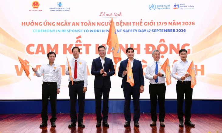 Cục trưởng Cục Quản lý khám chữa bệnh: An toàn người bệnh phải như an toàn hàng không - Ảnh 2.