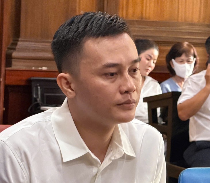 Trả hồ sơ điều tra bổ sung vụ trùm buôn xe sang Phan Công Khanh đem xe mượn đi cầm cố - Ảnh 1.