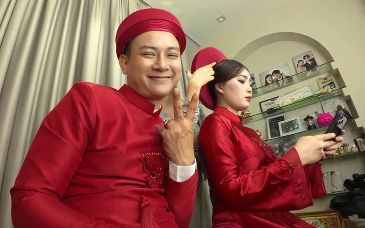 Hoài Lâm tập lau nhà, học nấu ăn và nỗi sợ 'bế con không nỗi'  - Ảnh 3.