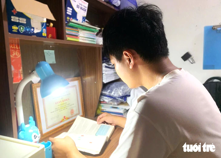 Đi nhặt ve chai từ nhỏ vẫn là HS giỏi tỉnh, đậu ĐH Y Dược mang theo chỉ… 7 triệu đồng - Ảnh 5.