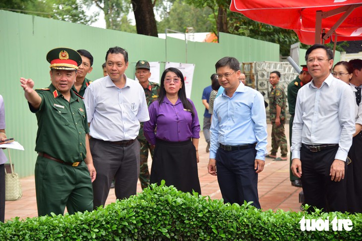 Lãnh đạo TP.HCM khảo sát việc tổ chức lễ truy điệu, an táng hài cốt liệt sĩ tại công viên Lê Thị Riêng - Ảnh 3.