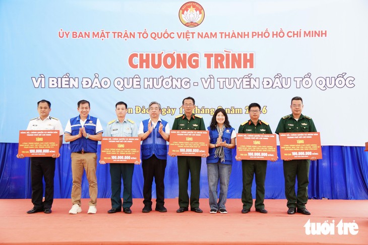 TP.HCM khánh thành, trao kinh phí hỗ trợ nhiều công trình chăm lo cán bộ, chiến sĩ đặc khu Côn Đảo - Ảnh 1.