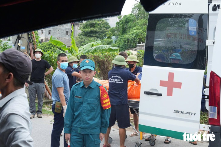 Vụ nam sinh rơi xuống cống tử vong, đơn vị duy trì thoát nước thừa nhận không có người trực tại điểm ngập - Ảnh 3.