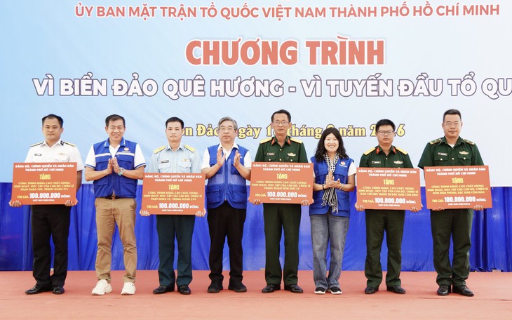 Đêm trung thu đặc biệt của thiếu nhi đặc khu Côn Đảo - Ảnh 2.