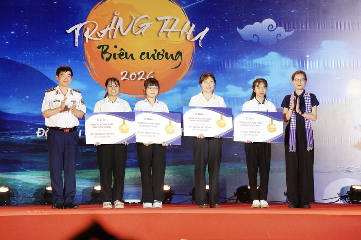 Đêm trung thu đặc biệt của thiếu nhi đặc khu Côn Đảo - Ảnh 3.