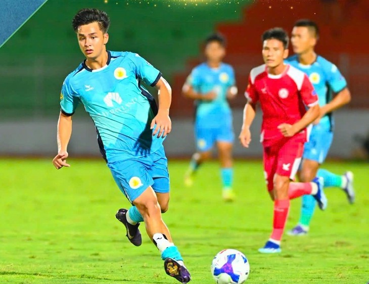 Dùng ‘chiêu’ thay thủ môn, Quy Nhơn United vẫn thua luân lưu - Ảnh 1.